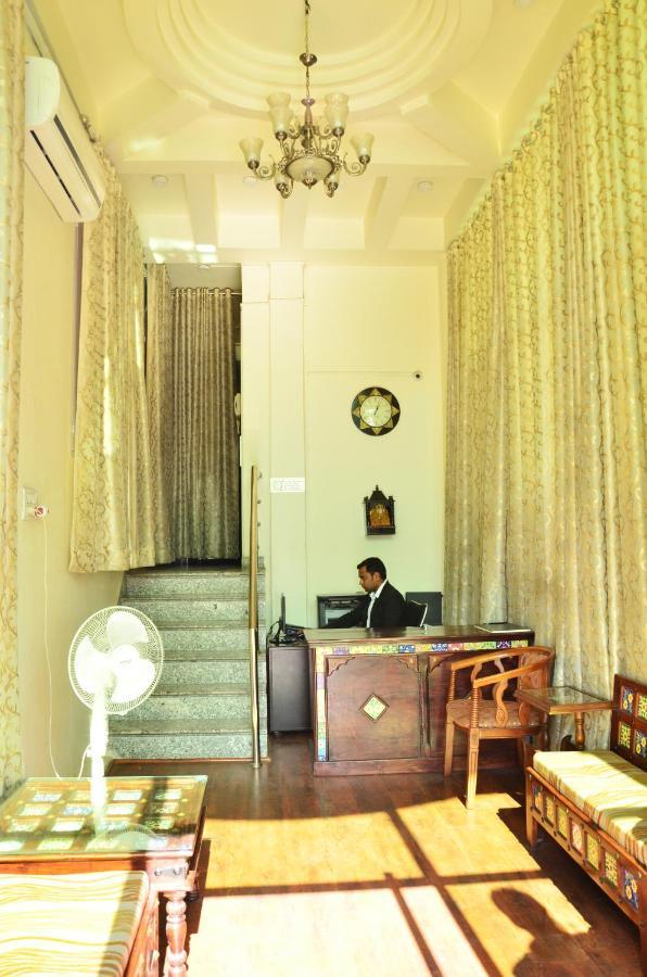 Raj Regency Hotel Jaipur Buitenkant foto