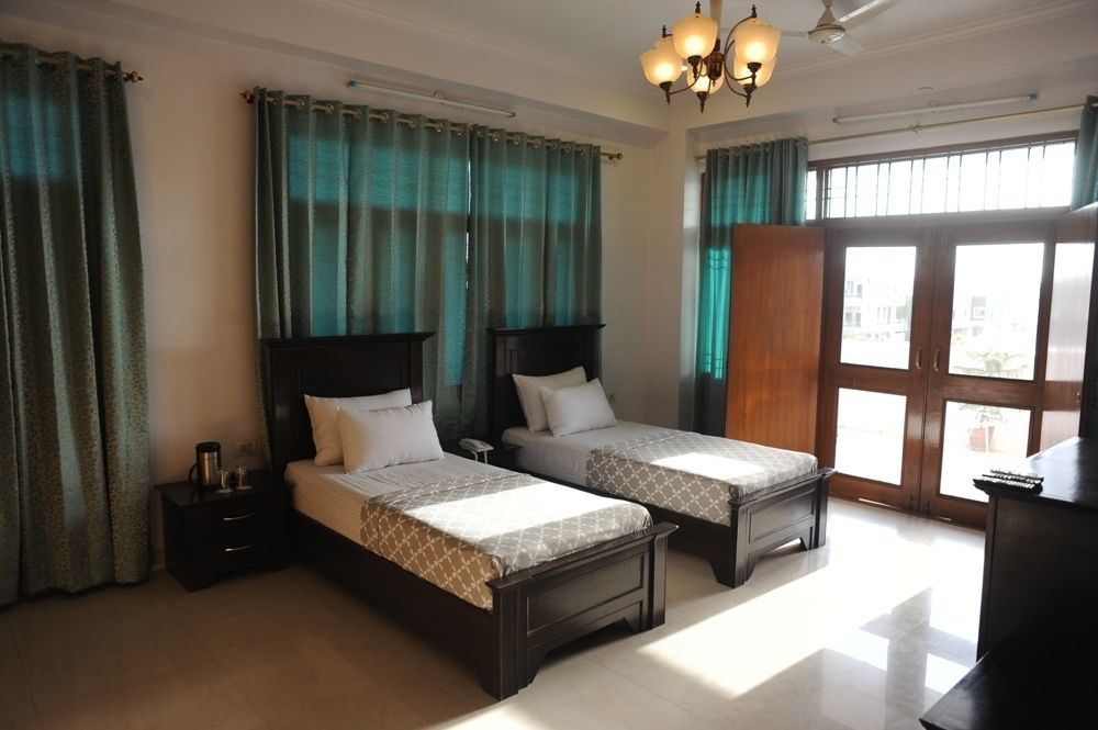 Raj Regency Hotel Jaipur Buitenkant foto