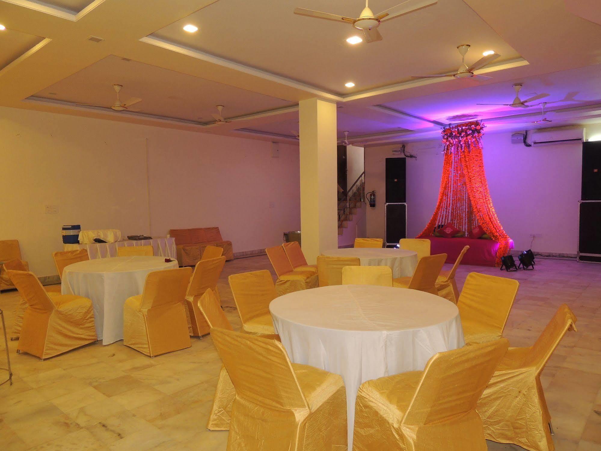 Raj Regency Hotel Jaipur Buitenkant foto