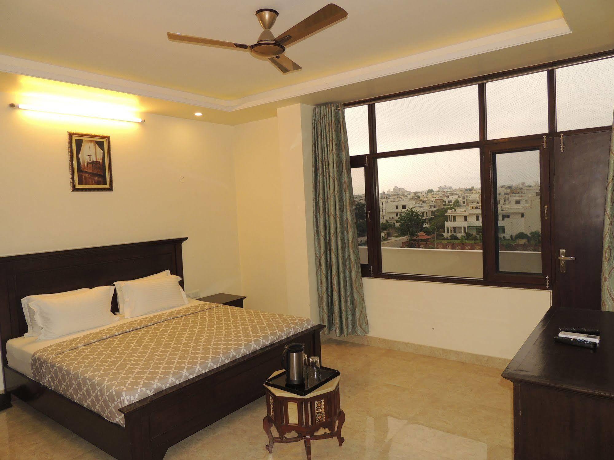 Raj Regency Hotel Jaipur Buitenkant foto
