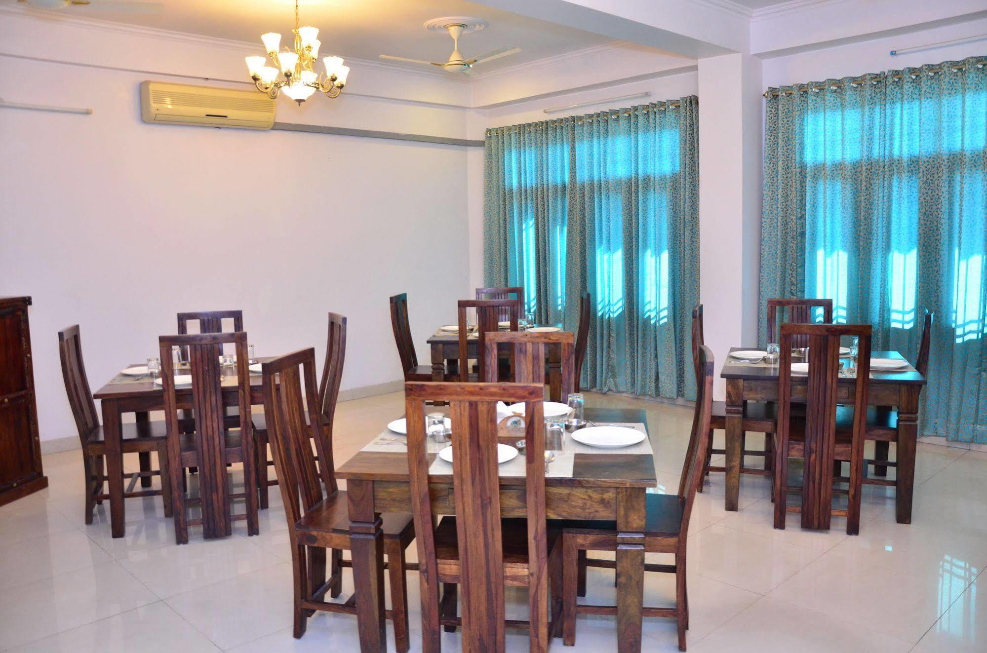Raj Regency Hotel Jaipur Buitenkant foto
